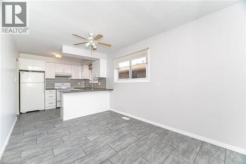 7 Maitland Avenue, Hamilton, ON - Indoor Photo Showing Kitchen