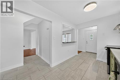 421 East 36Th Street, Hamilton, ON - Indoor Photo Showing Other Room