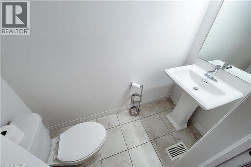 30 Times Square Boulevard Unit# 228, Stoney Creek, ON - Indoor Photo Showing Bathroom