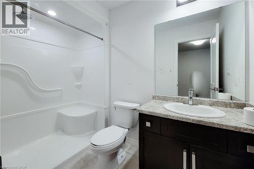 30 Times Square Boulevard Unit# 228, Stoney Creek, ON - Indoor Photo Showing Bathroom