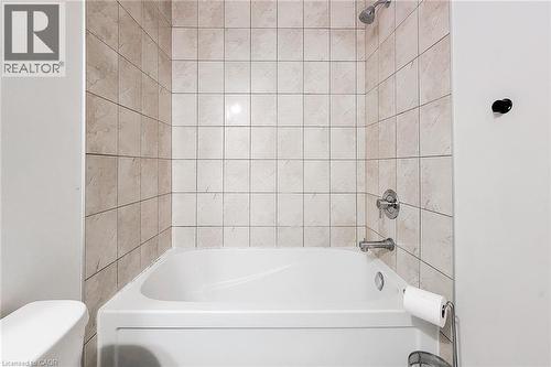 30 Times Square Boulevard Unit# 228, Stoney Creek, ON - Indoor Photo Showing Bathroom