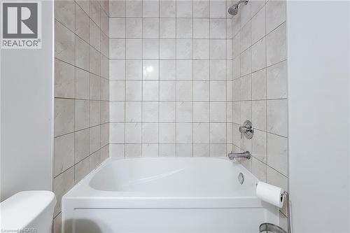 30 Times Square Boulevard Unit# 228, Stoney Creek, ON - Indoor Photo Showing Bathroom