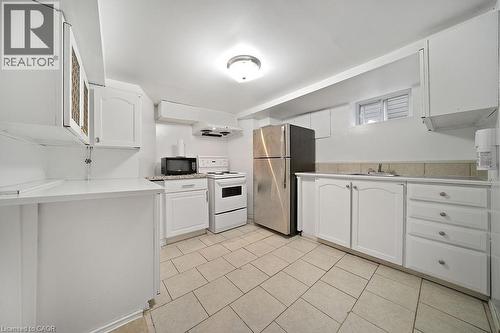 82 Whitney Avenue, Hamilton, ON - Indoor Photo Showing Kitchen