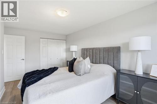38 Coral Drive, Hamilton, ON - Indoor Photo Showing Bedroom