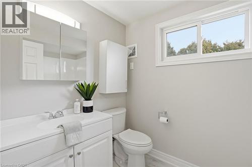 38 Coral Drive, Hamilton, ON - Indoor Photo Showing Bathroom