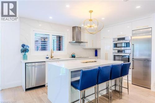 23 West Hampton Road, St. Catharines, ON - Indoor Photo Showing Kitchen With Stainless Steel Kitchen With Upgraded Kitchen