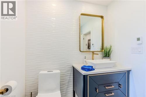 23 West Hampton Road, St. Catharines, ON - Indoor Photo Showing Bathroom