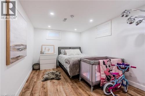 23 West Hampton Road, St. Catharines, ON - Indoor Photo Showing Bedroom