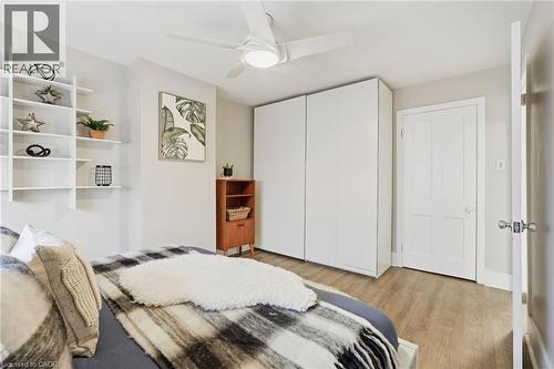 232 Mountain Park Avenue, Hamilton, ON - Indoor Photo Showing Bedroom