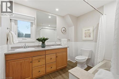232 Mountain Park Avenue, Hamilton, ON - Indoor Photo Showing Bathroom