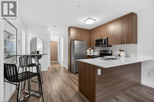 479 Charlton Avenue E Unit# 209, Hamilton, ON - Indoor Photo Showing Kitchen With Upgraded Kitchen