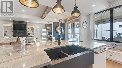 33 Cedar Drive, Turkey Point, ON - Indoor Photo Showing Kitchen