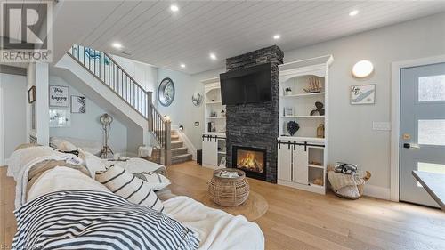 33 Cedar Drive, Turkey Point, ON - Indoor With Fireplace
