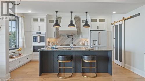 33 Cedar Drive, Turkey Point, ON - Indoor Photo Showing Kitchen With Upgraded Kitchen