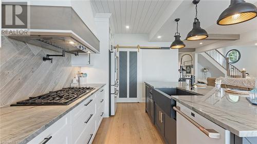 33 Cedar Drive, Turkey Point, ON - Indoor Photo Showing Kitchen With Upgraded Kitchen