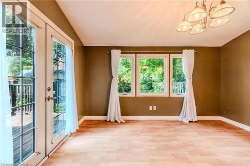 95 Paradise Road N, Hamilton, ON - Indoor Photo Showing Other Room