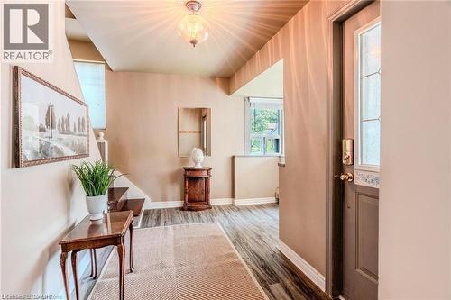 95 Paradise Road N, Hamilton, ON - Indoor Photo Showing Other Room