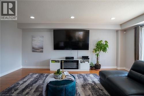 2427 Asima Drive, London, ON - Indoor Photo Showing Living Room
