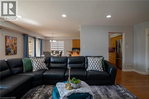 2427 Asima Drive, London, ON - Indoor Photo Showing Living Room