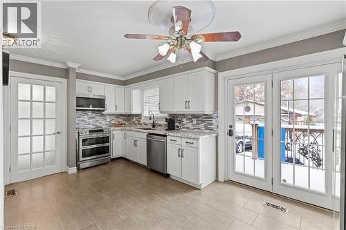 35 Chantler Road, Welland, ON - Indoor Photo Showing Kitchen With Upgraded Kitchen