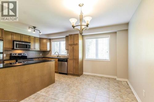 470 Beach Boulevard Unit# 8, Hamilton, ON - Indoor Photo Showing Kitchen