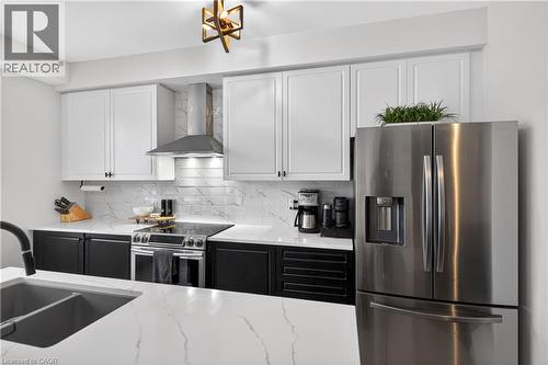 50 Kelso Drive, Caledonia, ON - Indoor Photo Showing Kitchen With Double Sink With Upgraded Kitchen