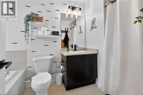 50 Kelso Drive, Caledonia, ON - Indoor Photo Showing Bathroom