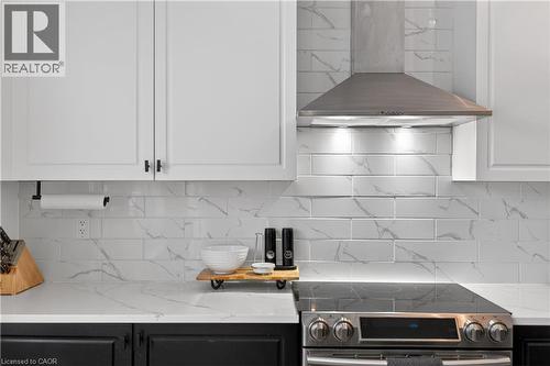 50 Kelso Drive, Caledonia, ON - Indoor Photo Showing Kitchen