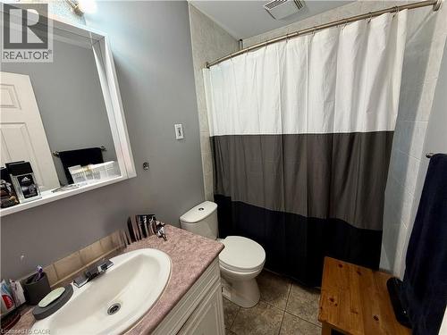 92 East 24Th Street, Hamilton, ON - Indoor Photo Showing Bathroom