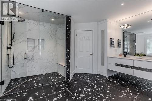 1400 Tamworth Court, Burlington, ON - Indoor Photo Showing Bathroom