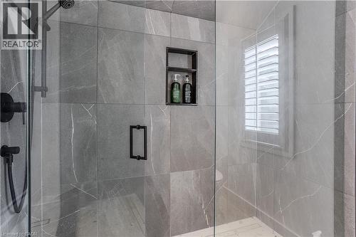 1400 Tamworth Court, Burlington, ON - Indoor Photo Showing Bathroom