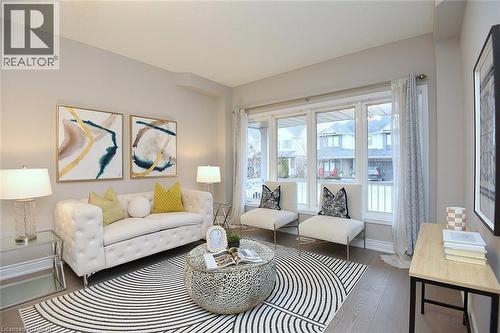 5109 Blue Spruce Avenue, Burlington, ON - Indoor Photo Showing Living Room