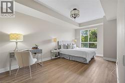 Huge bedroom space - 