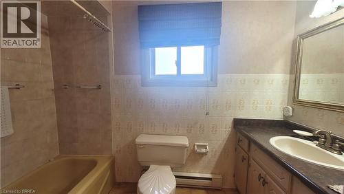 325 Fairview Drive, Brantford, ON - Indoor Photo Showing Bathroom