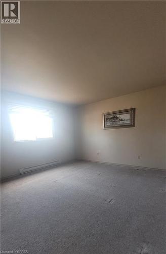 325 Fairview Drive, Brantford, ON - Indoor