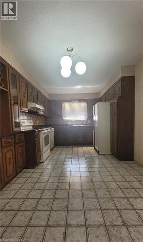 325 Fairview Drive, Brantford, ON - Indoor Photo Showing Kitchen