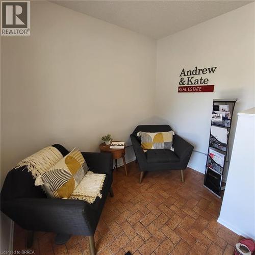 325 Fairview Drive, Brantford, ON - Indoor