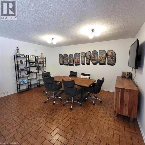 325 Fairview Drive, Brantford, ON - Indoor