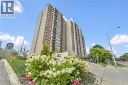 362 THE EAST MALL Unit# 806  Etobicoke, ON M9B 6C4