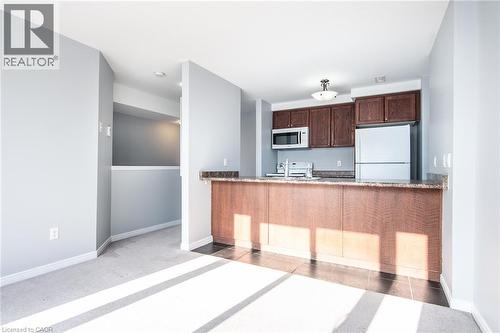 234 Rachel Crescent Unit# E, Kitchener, ON - Indoor Photo Showing Kitchen