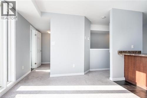 234 Rachel Crescent Unit# E, Kitchener, ON - Indoor Photo Showing Other Room