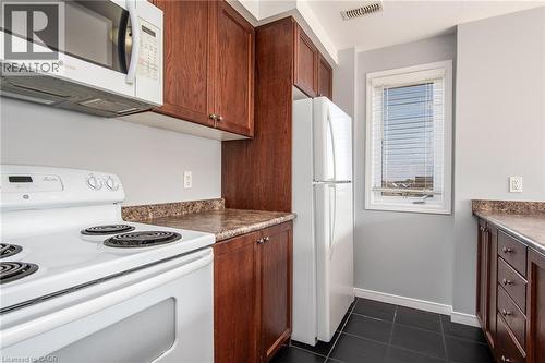 234 Rachel Crescent Unit# E, Kitchener, ON - Indoor Photo Showing Kitchen