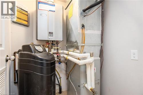 234 Rachel Crescent Unit# E, Kitchener, ON - Indoor Photo Showing Basement