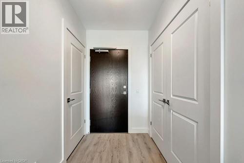 Hallway featuring light wood-style floors - 15 Glebe Street Unit# 1511, Cambridge, ON - Indoor Photo Showing Other Room