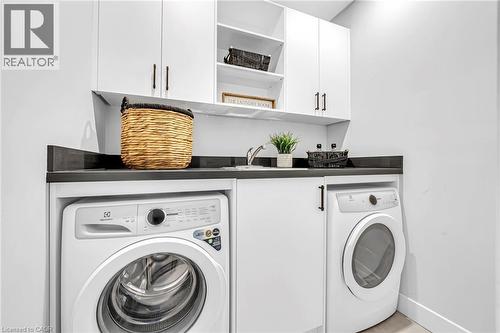 28 Norwich Street W, Guelph, ON - Indoor Photo Showing Laundry Room