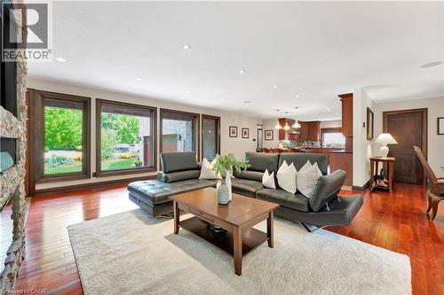 11 Maple Hill Drive, Kitchener, ON - Indoor Photo Showing Living Room
