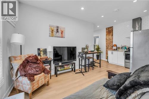 262 Robert Street, Hamilton, ON - Indoor Photo Showing Other Room