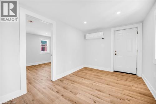 262 Robert Street, Hamilton, ON - Indoor Photo Showing Other Room