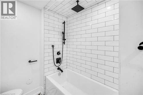 262 Robert Street, Hamilton, ON - Indoor Photo Showing Bathroom