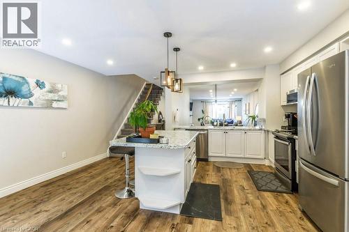 26 Moss Boulevard Unit# 77, Hamilton, ON - Indoor Photo Showing Kitchen With Upgraded Kitchen